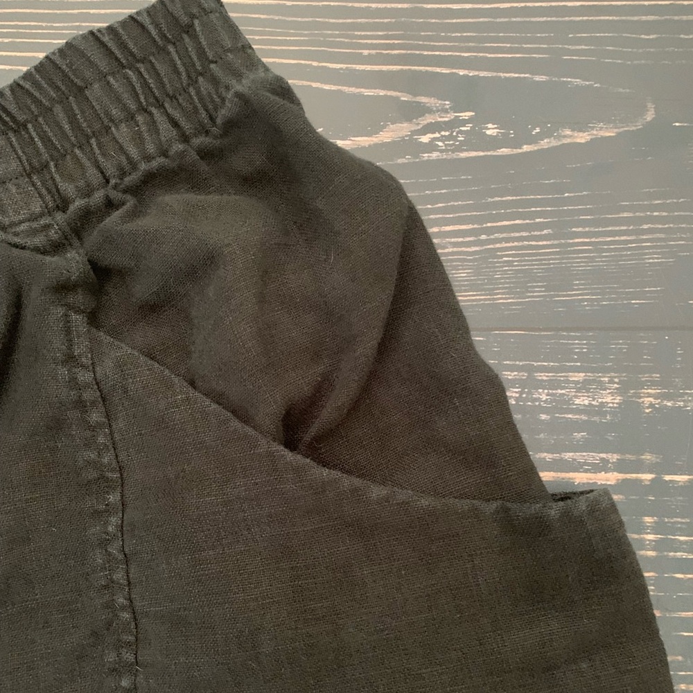 Elizabeth Suzann Black High Waist Women Shorts - Picture 2 of 6